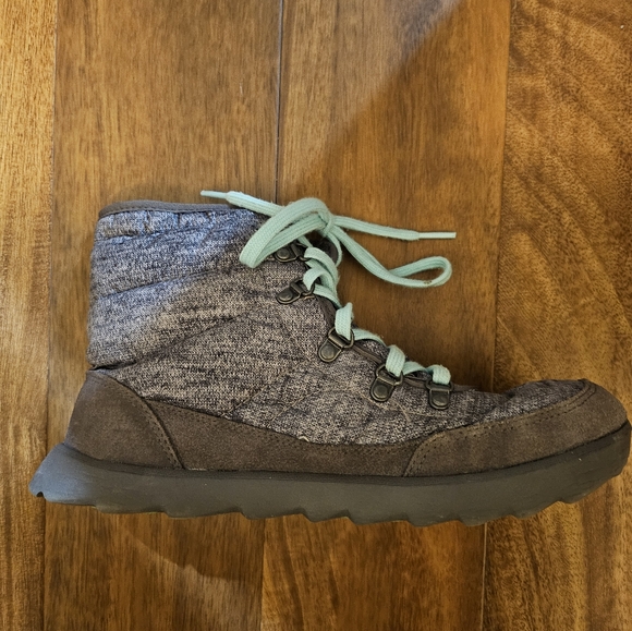 North face winter boots size 9 - Picture 3 of 5